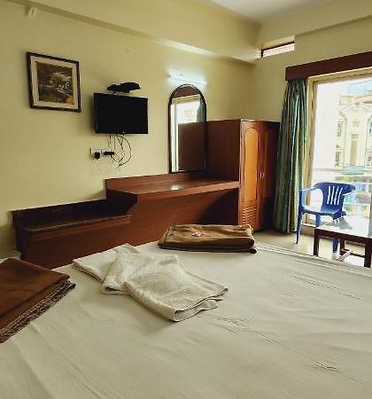 Hotel Shakuntala Palace Puri Ngoại thất bức ảnh