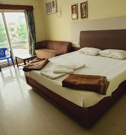 Hotel Shakuntala Palace Puri Ngoại thất bức ảnh